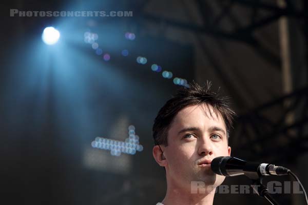 VILLAGERS - 2013-07-18 - PARIS - Parvis de l'Hotel de Ville - 